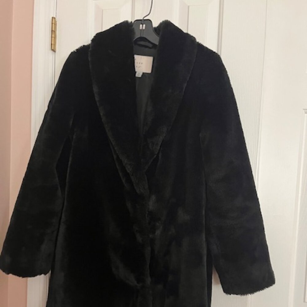 Ladies faux fur black jacket, with out tag, size XS